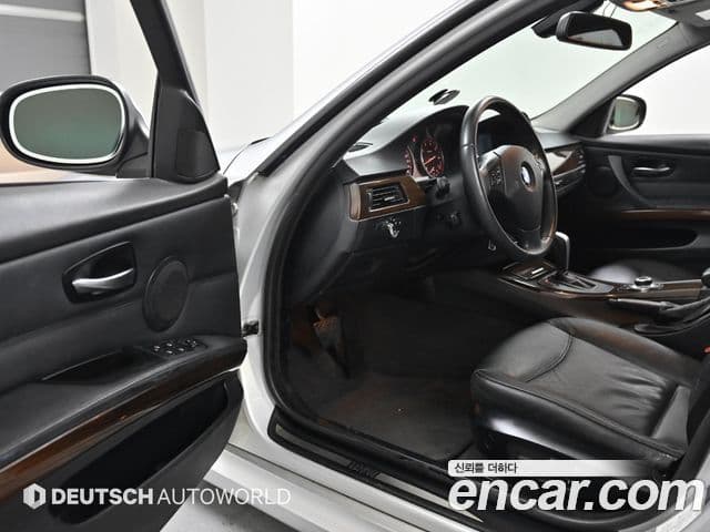 BMW 3시리즈 (E90) 320i седан CP, 2009 11