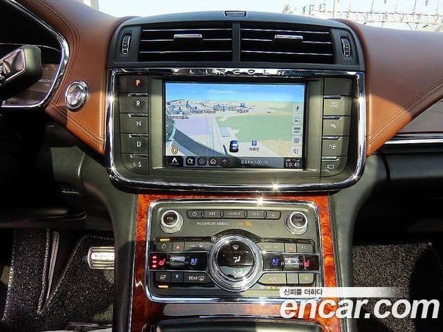 Lincoln Continental 10세대 3.0 Presidential AWD, 2017 12