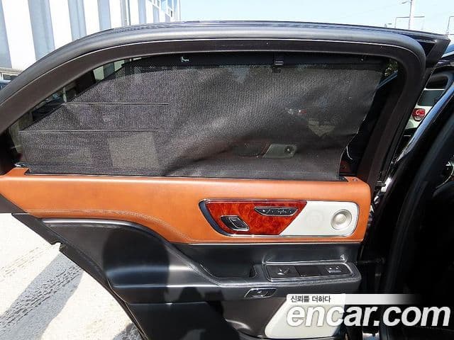 Lincoln Continental 10세대 3.0 Presidential AWD, 2017 14