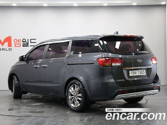 Kia All New Carnival Prestige, 2015 4