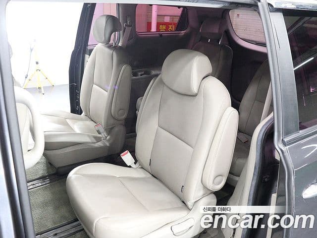 Kia All New Carnival Prestige, 2015 17