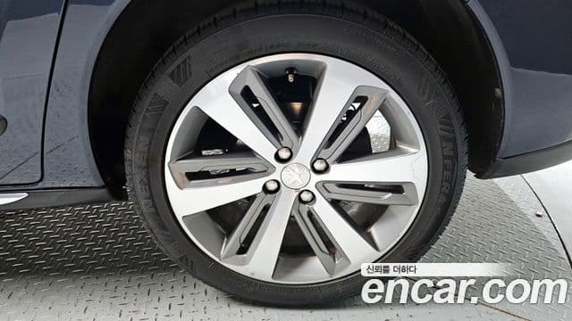 Peugeot 3008 1세대, 2015 все фото