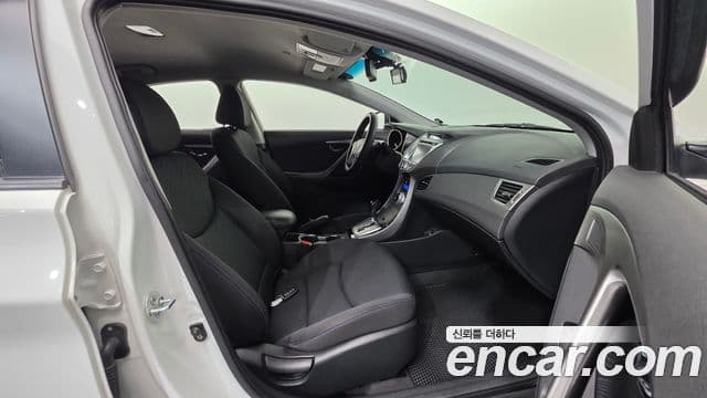 Hyundai Avante MD Premier, 2012 10