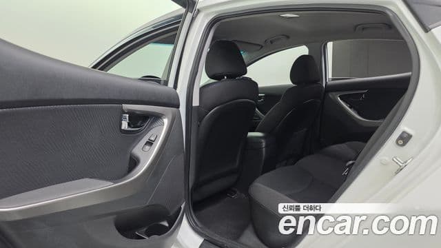 Hyundai Avante MD Premier, 2012 17