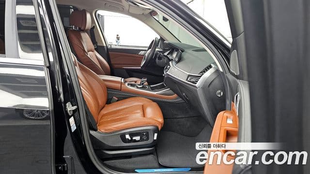 BMW X7 (G07) xDrive 30d Design Pure Excellence 6인승, 2020 11