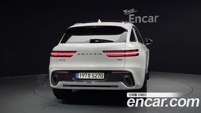 Genesis GV70, 2022 4