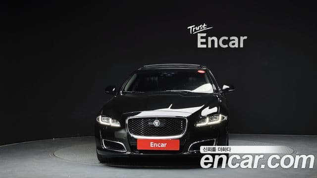 Jaguar All New XJ X351, 2019 3