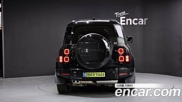 Land Rover Defender (L663) 110 D300 X-Dynamic HSE, 2025 4