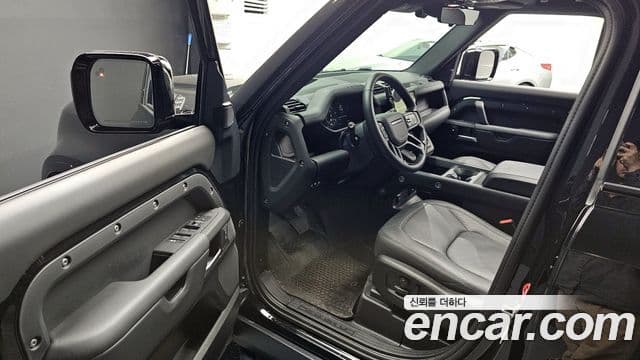 Land Rover Defender (L663) 110 D300 X-Dynamic HSE, 2025 10