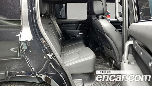 Land Rover Defender (L663) 110 D300 X-Dynamic HSE, 2025 12