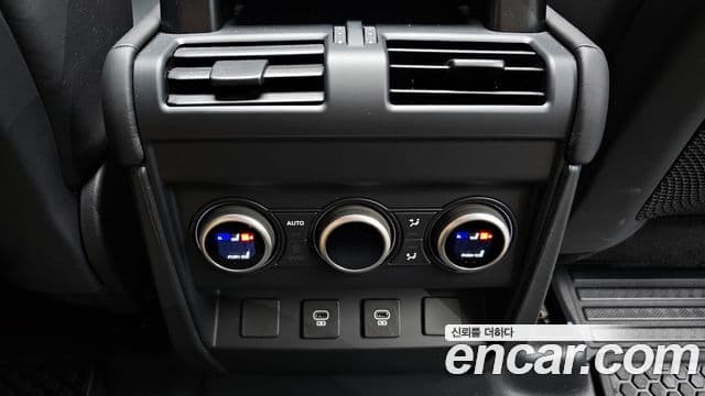 Land Rover Defender (L663) 110 D300 X-Dynamic HSE, 2025 18