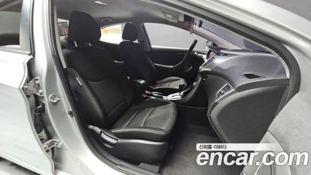 Hyundai Avante MD M16 GDI Deluxe, 2011 11