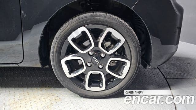 Kia The / новый New Ray Signature, 2022 все фото