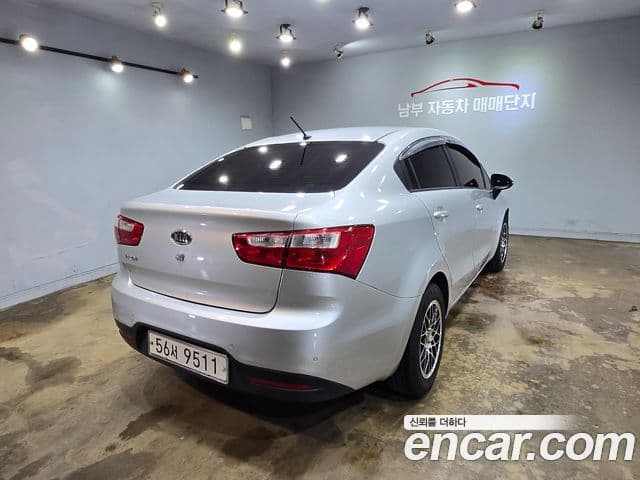 Kia All New Pride Deluxe, 2012 4