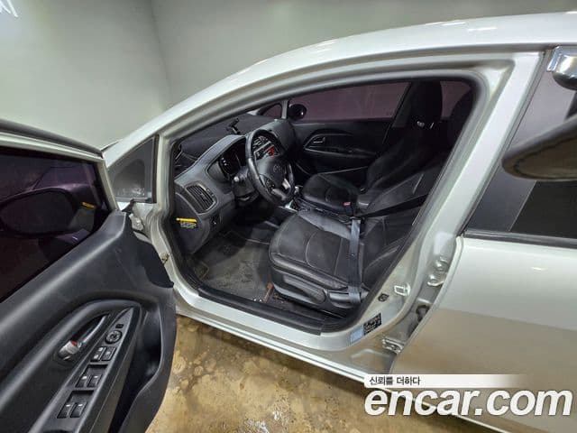 Kia All New Pride Deluxe, 2012 10