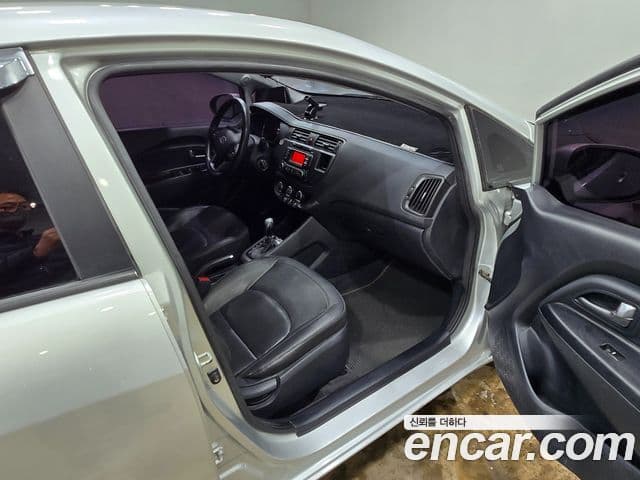 Kia All New Pride Deluxe, 2012 17