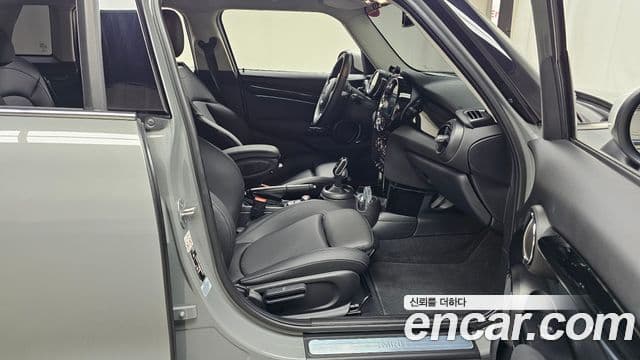 Mini Cooper 3세대, 2023 11