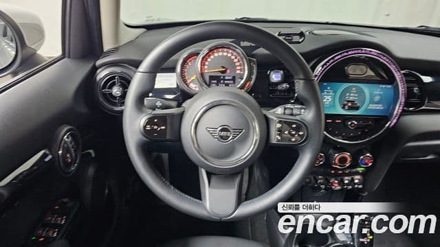 Mini Cooper 3세대, 2023 13