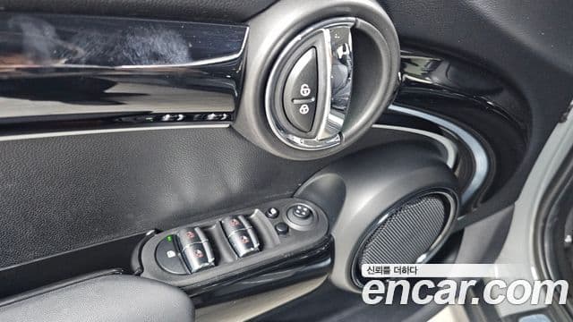 Mini Cooper 3세대, 2023 14