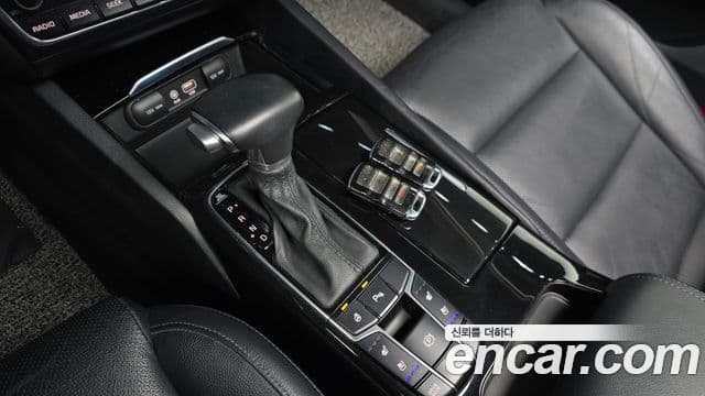 Kia All New K7 3.0 LPI Luxury (арендный автомобиль), 2017 9