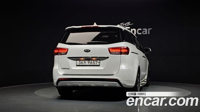 Kia All New Carnival Prestige, 2018 4