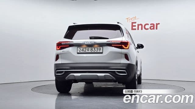 Kia Seltos Signature, 2022 4