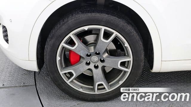 Maserati Levante 3.0 дизель AWD Sport, 2017 все фото