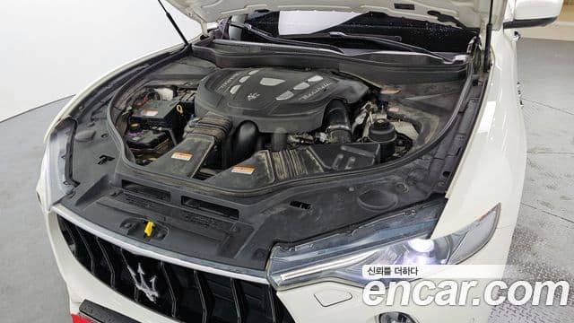 Maserati Levante 3.0 дизель AWD Sport, 2017 6