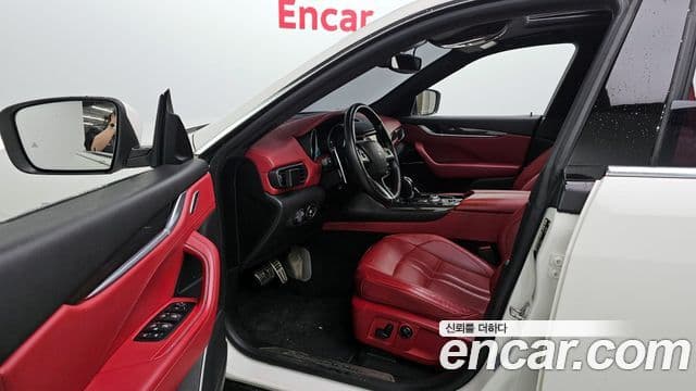 Maserati Levante 3.0 дизель AWD Sport, 2017 10