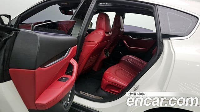 Maserati Levante 3.0 дизель AWD Sport, 2017 19