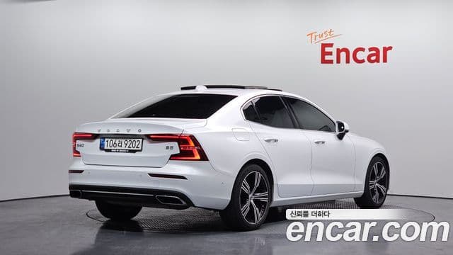 Volvo S60 3세대 B5 Inscription, 2022 2