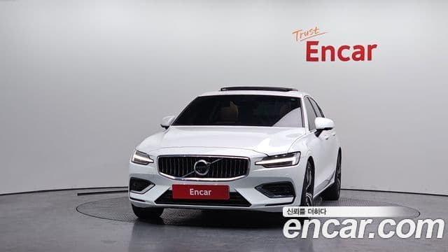 Volvo S60 3세대 B5 Inscription, 2022 3