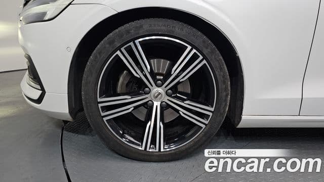 Volvo S60 3세대 B5 Inscription, 2022 все фото