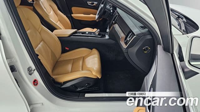 Volvo S60 3세대 B5 Inscription, 2022 10