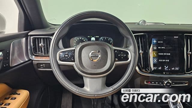 Volvo S60 3세대 B5 Inscription, 2022 12