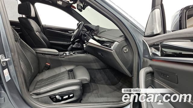 BMW 5시리즈 (G30) 520d xDrive M Sport Plus, 2018 10
