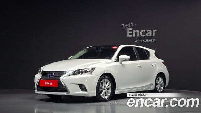 Lexus CT200h ZWA10, 2016 1