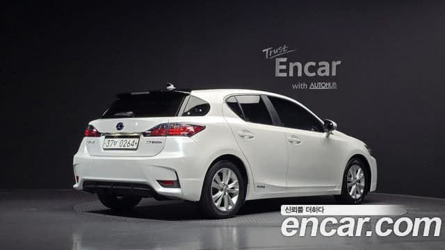 Lexus CT200h ZWA10, 2016 2