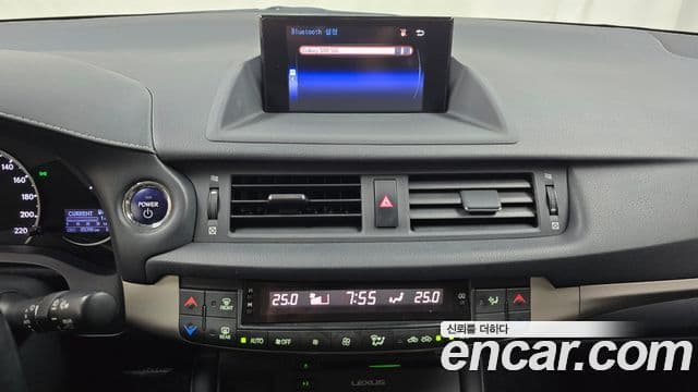 Lexus CT200h ZWA10, 2016 14