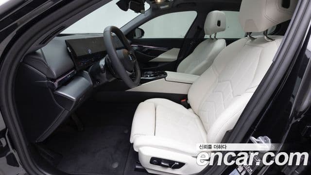 BMW 5시리즈 (G60), 2025 10