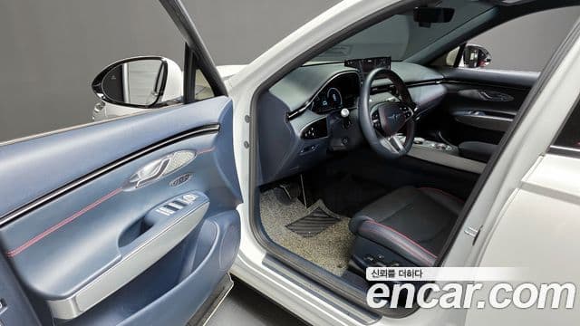 Genesis GV70, 2022 10