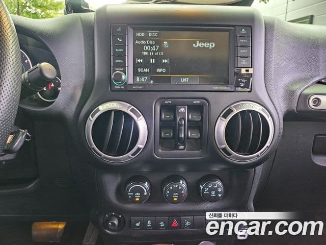 Jeep Wrangler (JK) 2.8 дизель Sahara 4도어, 2015 17
