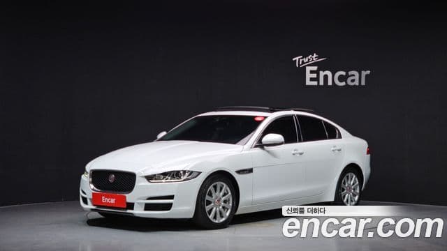 Jaguar XE Prestige, 2018 1