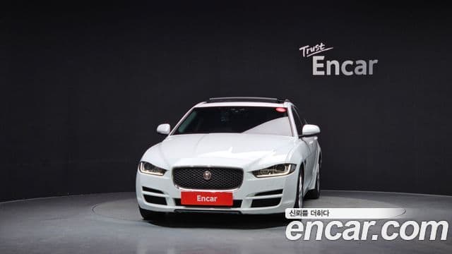 Jaguar XE Prestige, 2018 3