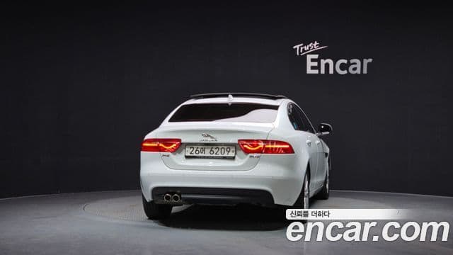 Jaguar XE Prestige, 2018 4