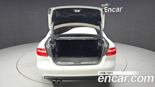 Jaguar XE Prestige, 2018 20