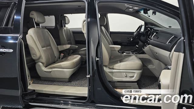 Kia The / новый New Carnival Noblesse, 2019 10