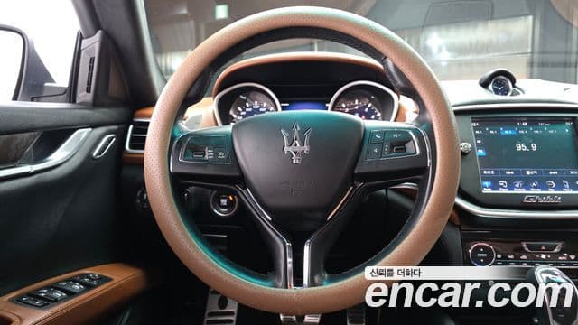 Maserati 기블리 3세대, 2016 13