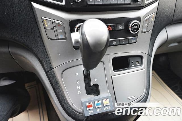 Hyundai Grand Starex детский перевозочный автомобиль, 2017 15