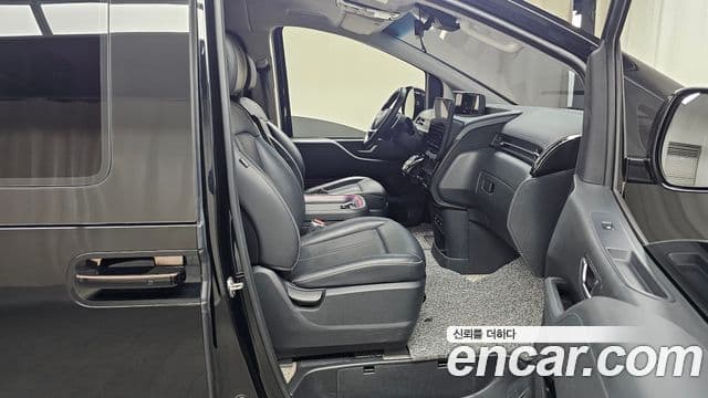 Hyundai Staria Prestige, 2023 11